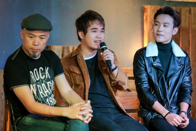 Rocker Nguyen va Hoa Minzy tro chuyen than mat tai su kien-Hinh-8